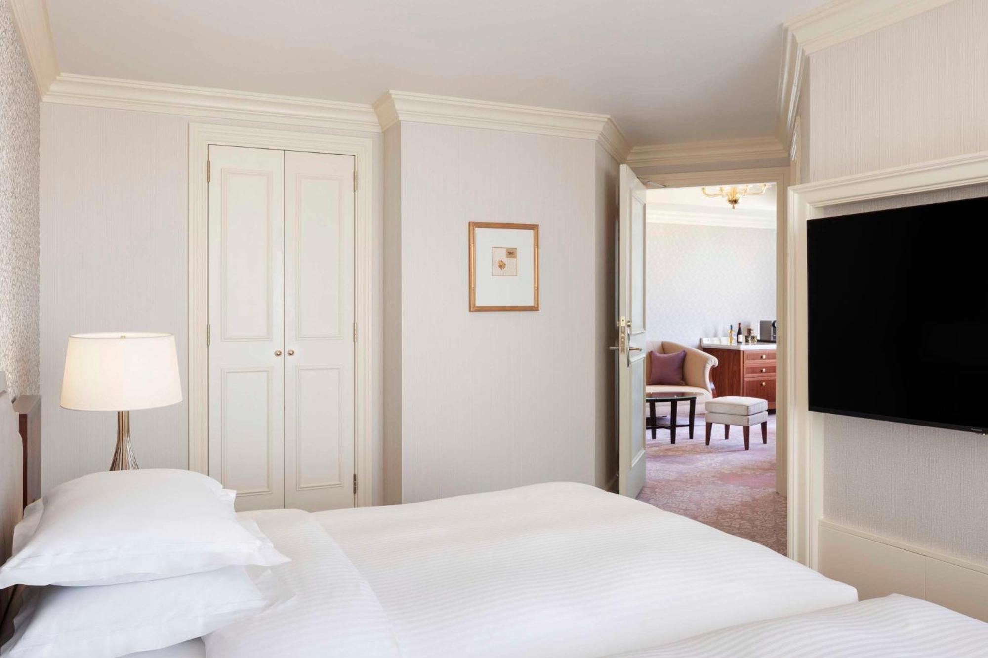 Nagoya Marriott Associa Hotel Екстер'єр фото A bedroom at the hotel