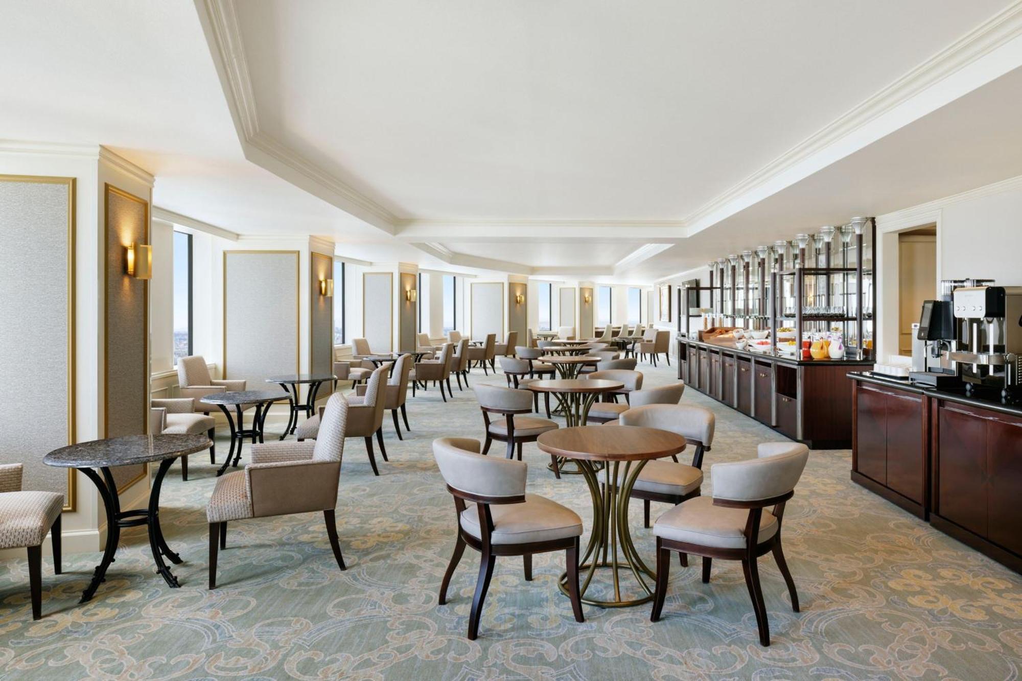 Nagoya Marriott Associa Hotel Екстер'єр фото Club Lounge at the Westin Mumbai International